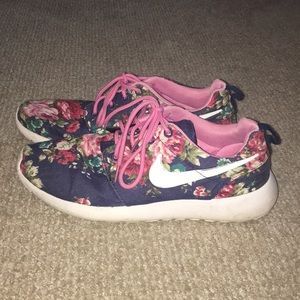 nike floral roshes!